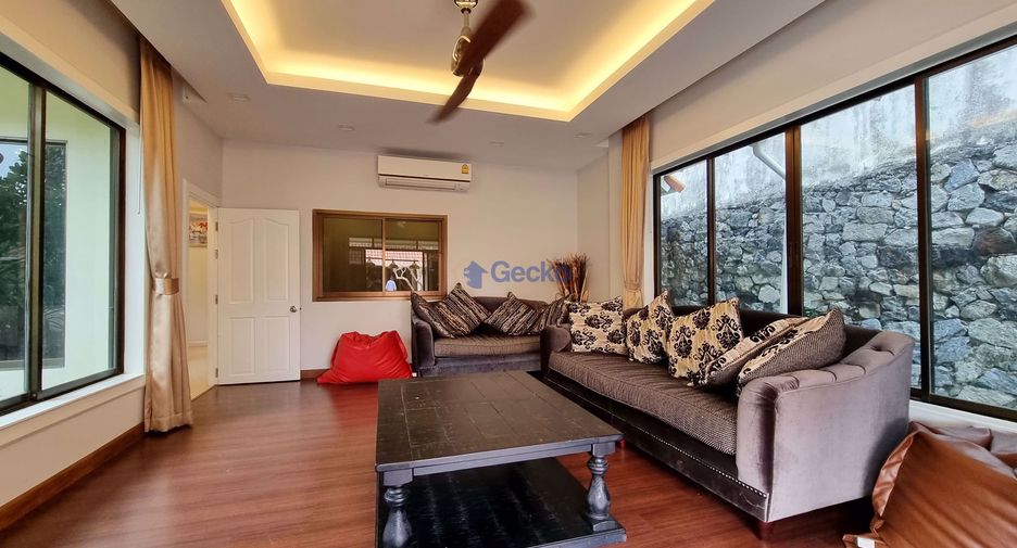 For rent 4 bedrooms house in East Pattaya, Pattaya
