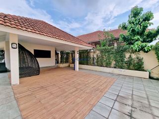 À louer 4 chambres maison à Bang Lamung, Chonburi