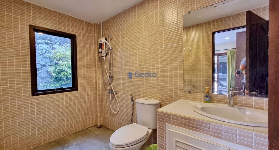 For rent 4 bedrooms house in East Pattaya, Pattaya
