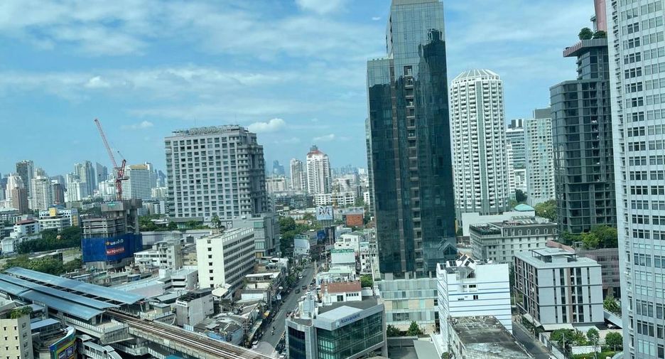 For rent 1 bed condo in Khlong Toei, Bangkok