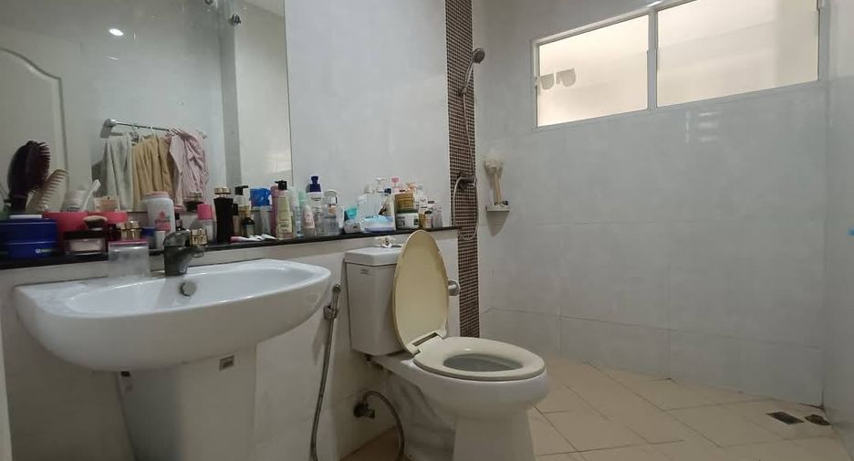 出售 3 卧室 独立屋 在 Khlong Sam Wa, 曼谷