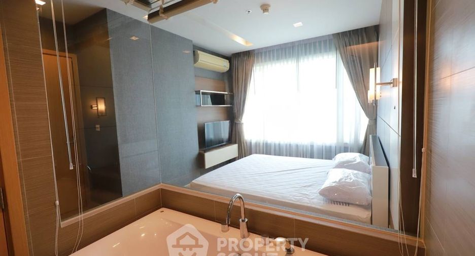 For rent 2 bedrooms condo in Khlong Toei, Bangkok