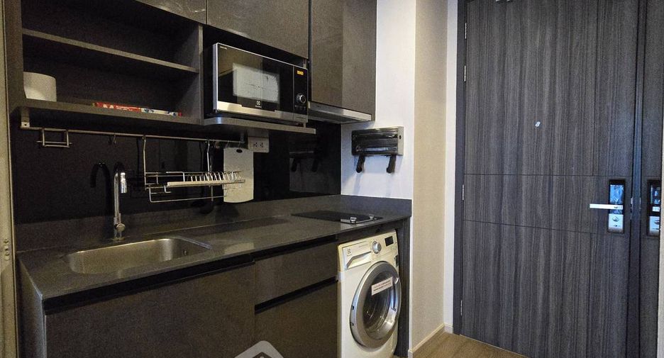 Wohnung zur Miete mit 2 Zimmer in Khlong Toei, Bangkok