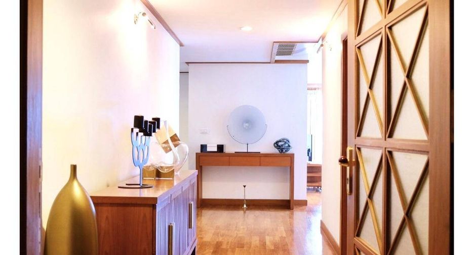 Apartamento en alquiler de 4 habitaciones en Khlong Toei, Bangkok