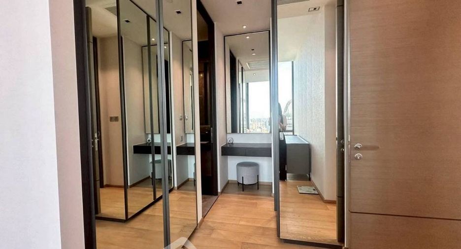 For rent 2 bedrooms condo in Pathum Wan, Bangkok