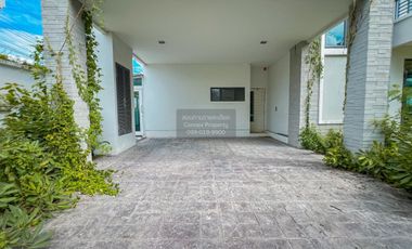 For sale 4 bedrooms house in Mueang Pathum Thani, Pathum Thani