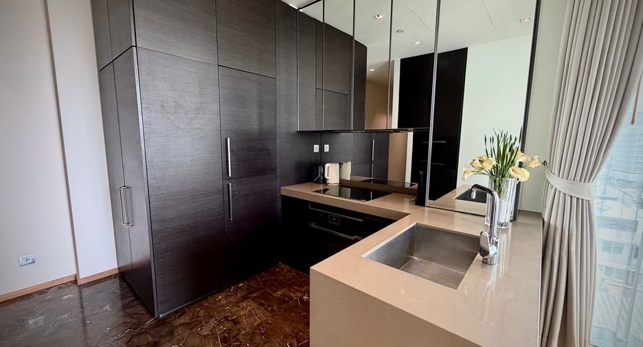For rent 2 bedrooms condo in Pathum Wan, Bangkok