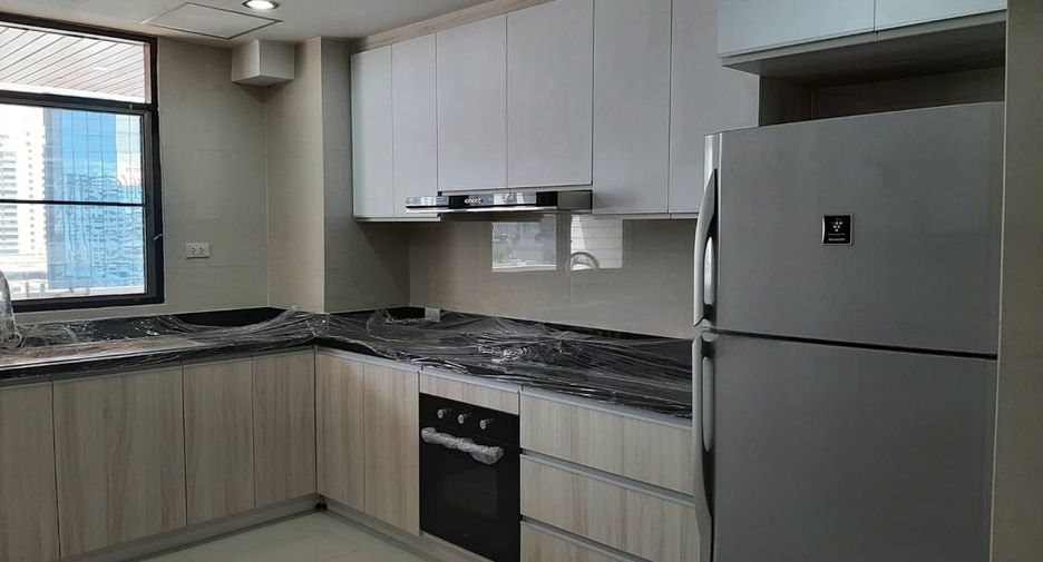 Wohnung zur Miete mit 4 Zimmer in Khlong Toei, Bangkok