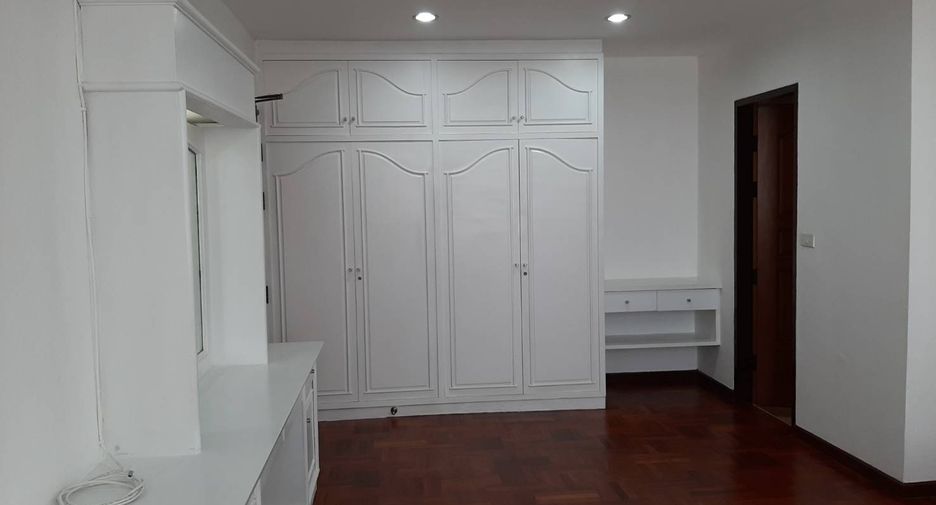 Wohnung zur Miete mit 4 Zimmer in Khlong Toei, Bangkok
