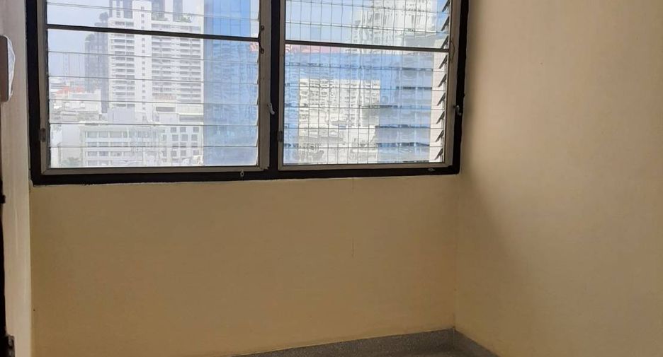 Wohnung zur Miete mit 4 Zimmer in Khlong Toei, Bangkok