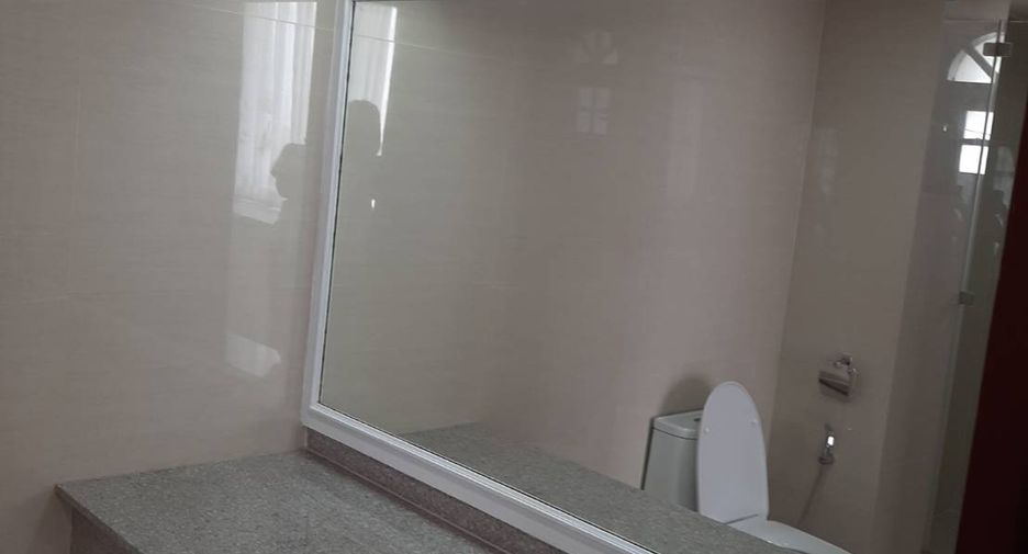 Wohnung zur Miete mit 4 Zimmer in Khlong Toei, Bangkok