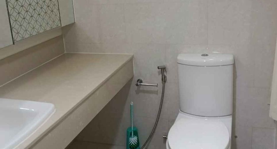 Condo en alquiler de 2 habitaciones en Khlong Toei, Bangkok