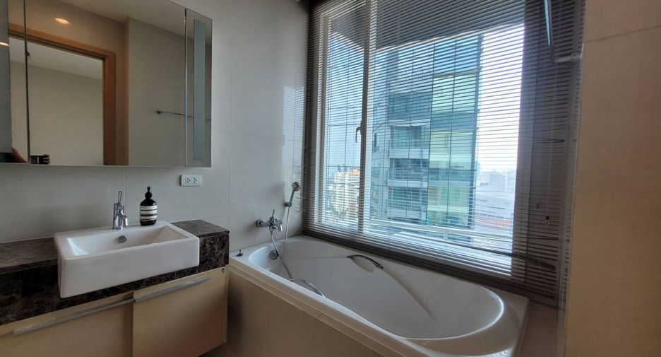À louer 3 chambres condo à Khlong Toei, Bangkok