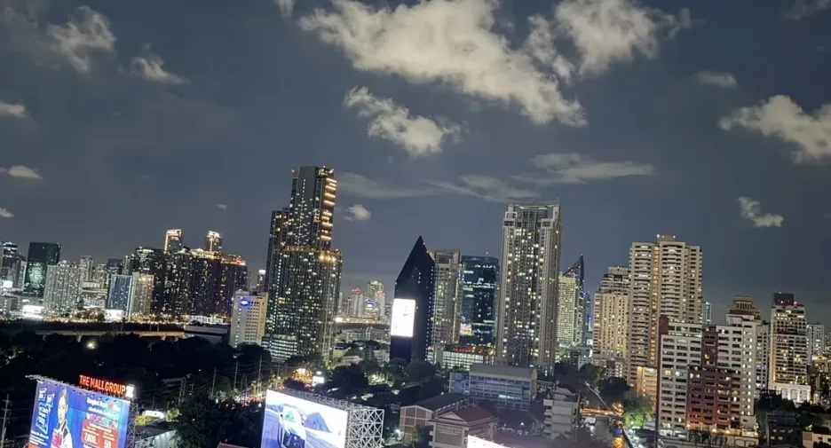 For rent 2 bedrooms condo in Watthana, Bangkok