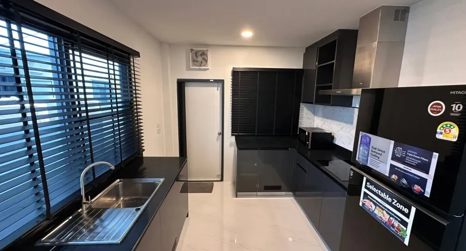 出租 4 卧室 独立屋 在 Bang Phli, Samut Prakan