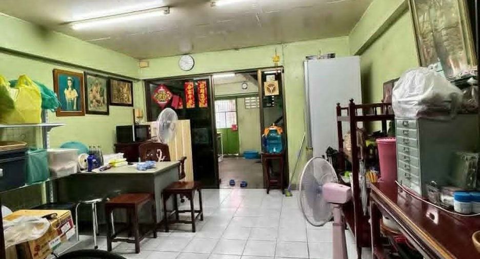For sale 4 ベッドルーム retail Space in Watthana, Bangkok