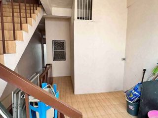 For sale 4 bedrooms retail Space in Watthana, Bangkok
