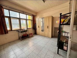 For sale 4 bedrooms retail Space in Watthana, Bangkok