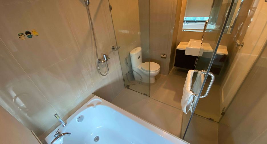 For rent 2 bedrooms condo in Watthana, Bangkok