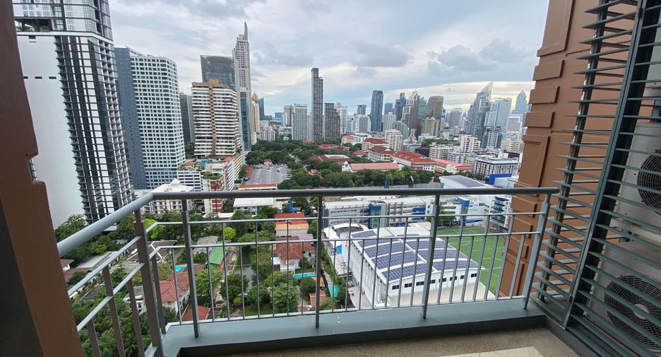 For rent 2 bedrooms condo in Watthana, Bangkok