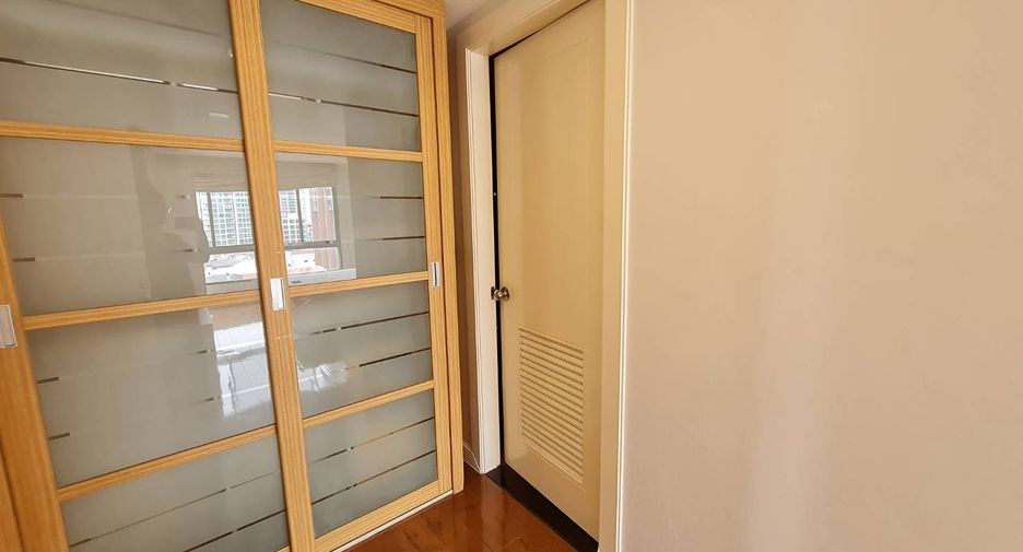 For rent 2 ベッドルーム condo in Watthana, Bangkok
