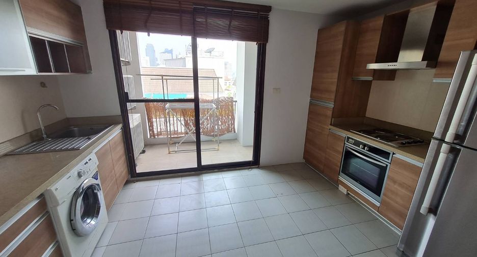 For rent 2 ベッドルーム condo in Watthana, Bangkok