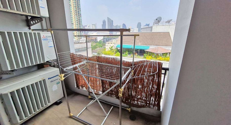 À louer 2 chambres condo à Watthana, Bangkok