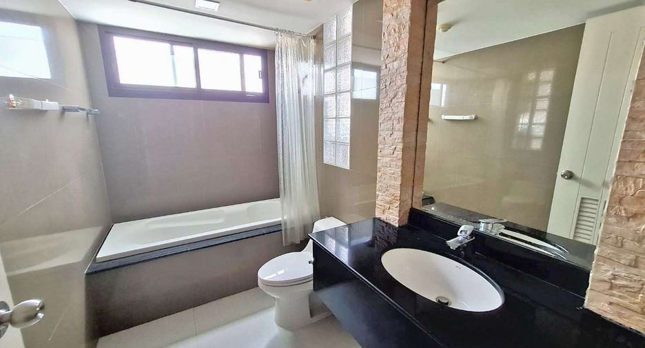 À louer 2 chambres condo à Watthana, Bangkok