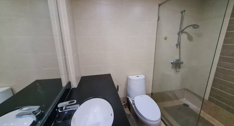 For rent 2 ベッドルーム condo in Watthana, Bangkok