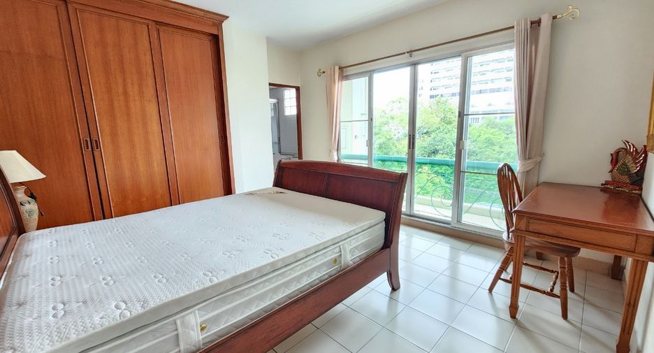 For rent 2 ベッドルーム condo in Watthana, Bangkok
