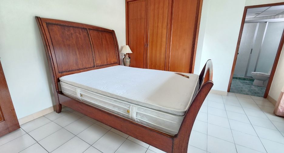 For rent 2 ベッドルーム condo in Watthana, Bangkok