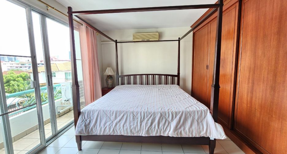 For rent 2 ベッドルーム condo in Watthana, Bangkok