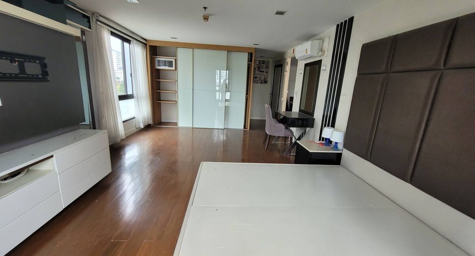 For rent 2 ベッドルーム condo in Watthana, Bangkok