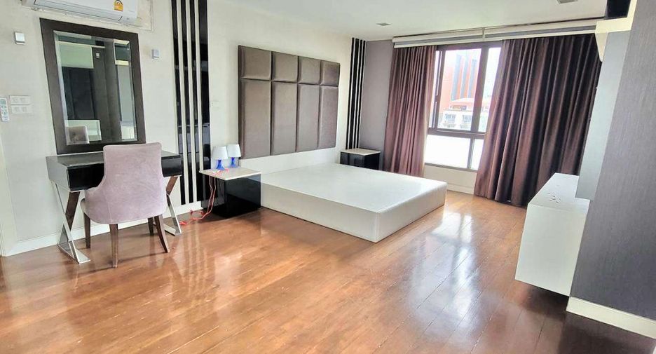 À louer 2 chambres condo à Watthana, Bangkok
