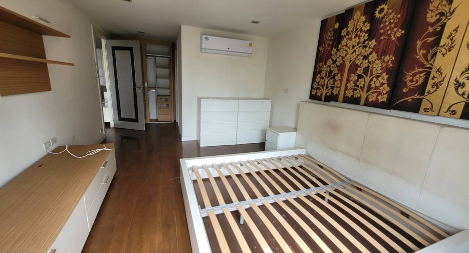 For rent 2 ベッドルーム condo in Watthana, Bangkok