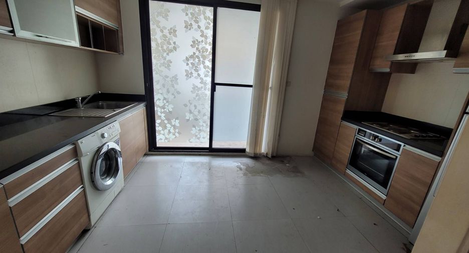 For rent 2 ベッドルーム condo in Watthana, Bangkok