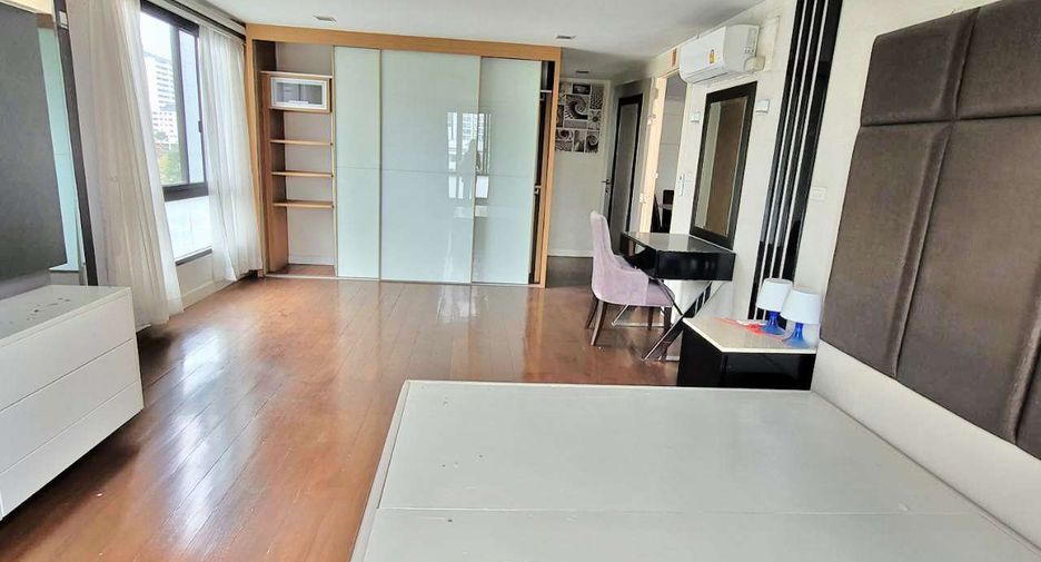 À louer 2 chambres condo à Watthana, Bangkok