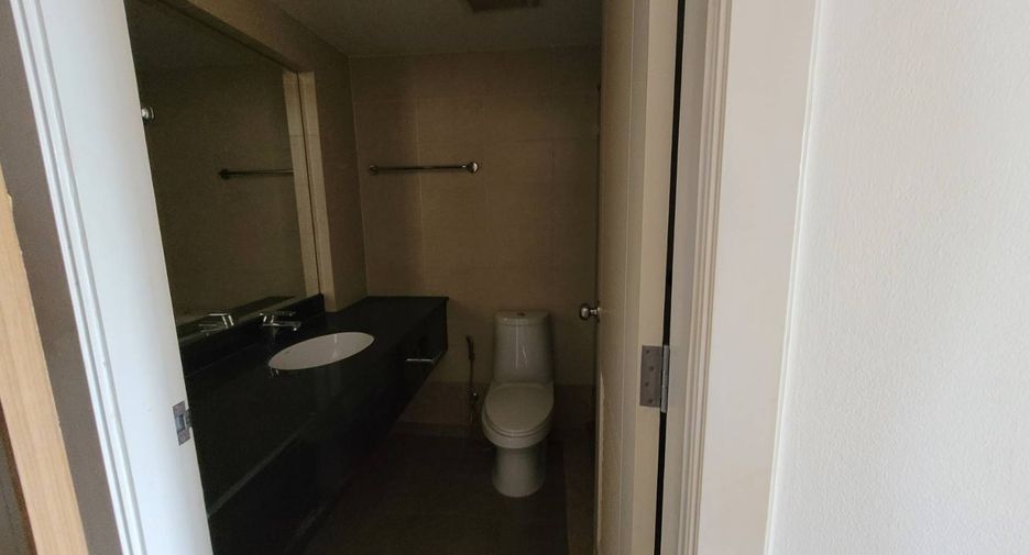 For rent 2 ベッドルーム condo in Watthana, Bangkok