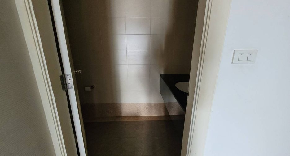 For rent 2 ベッドルーム condo in Watthana, Bangkok