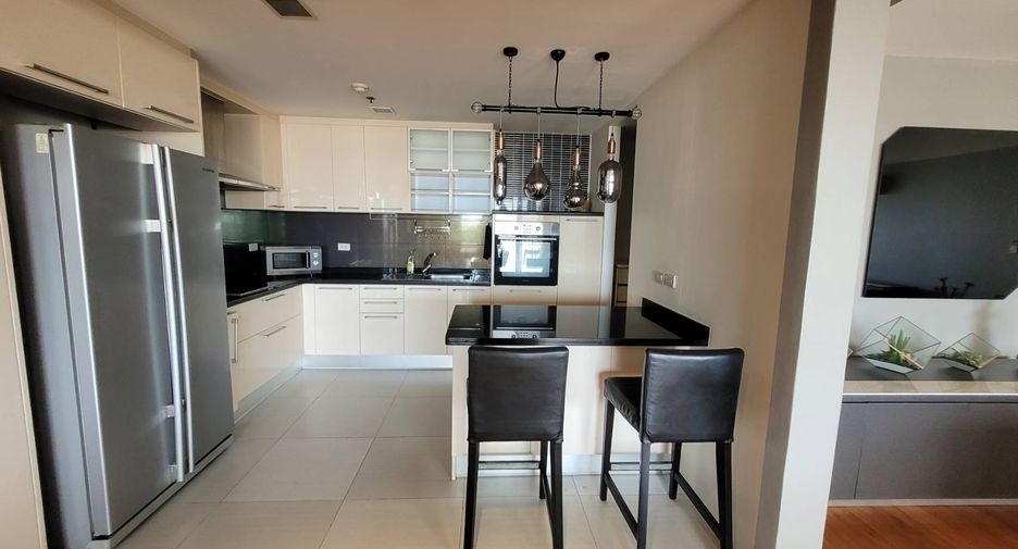For rent 2 ベッドルーム condo in Watthana, Bangkok