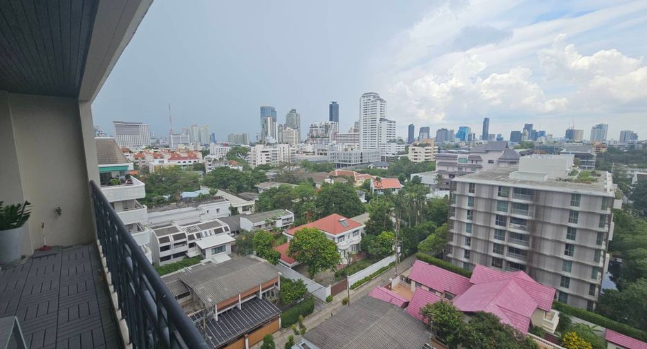 For rent 2 ベッドルーム condo in Watthana, Bangkok