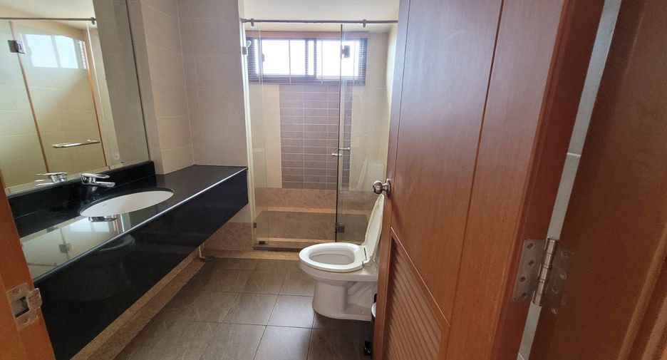 For rent 2 ベッドルーム condo in Watthana, Bangkok