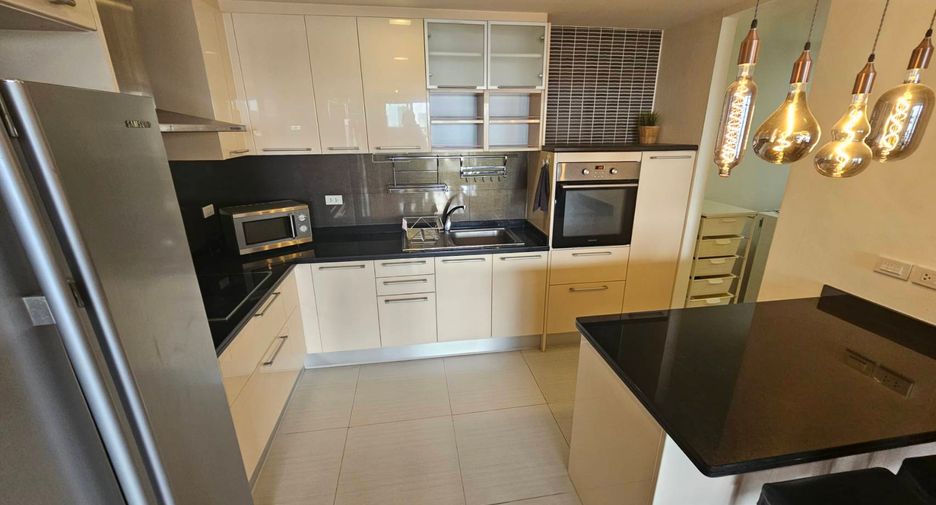 For rent 2 ベッドルーム condo in Watthana, Bangkok