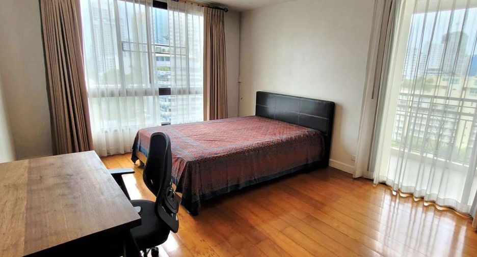 À louer 2 chambres condo à Watthana, Bangkok