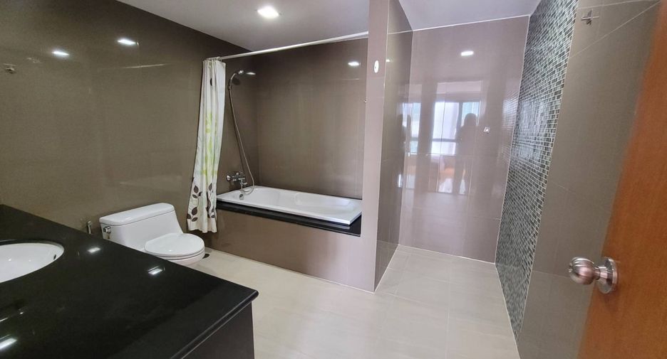 For rent 2 ベッドルーム condo in Watthana, Bangkok
