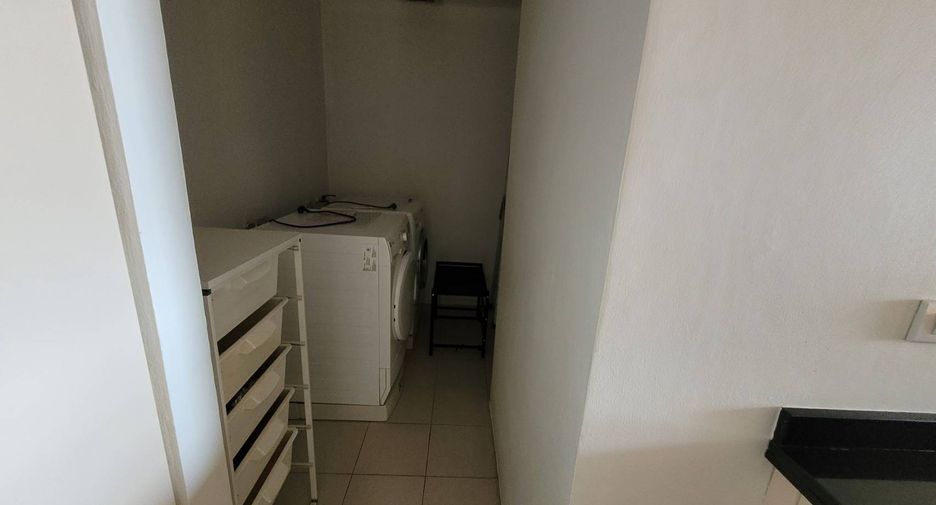 For rent 2 ベッドルーム condo in Watthana, Bangkok