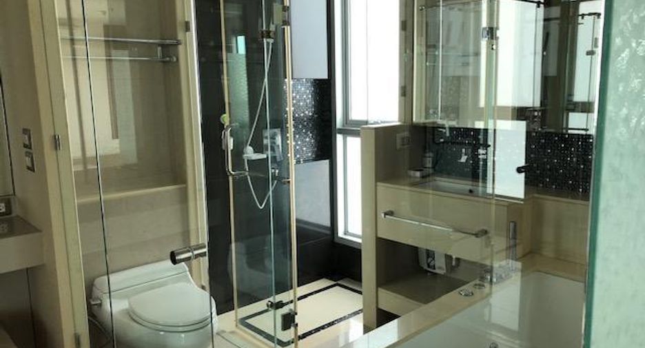 For rent 2 bedrooms condo in Watthana, Bangkok