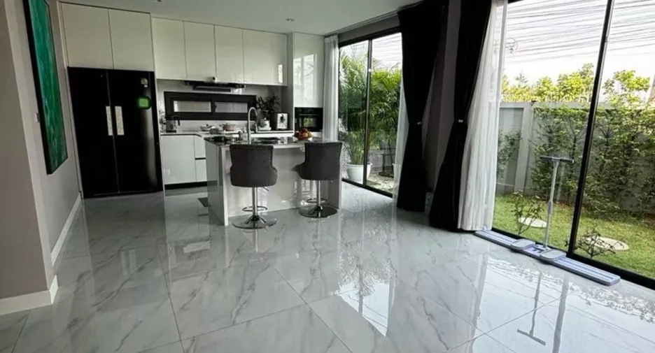 For sale 4 bedrooms house in Bang Lamung, Chonburi