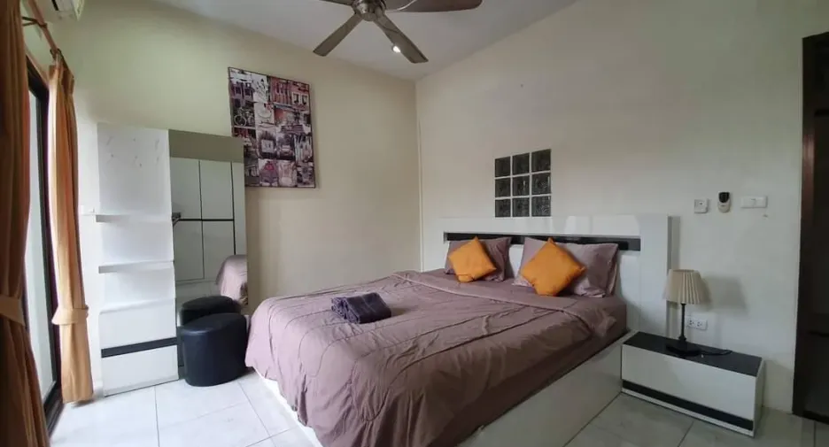 For rent 4 ベッドルーム villa in Pratumnak, Pattaya