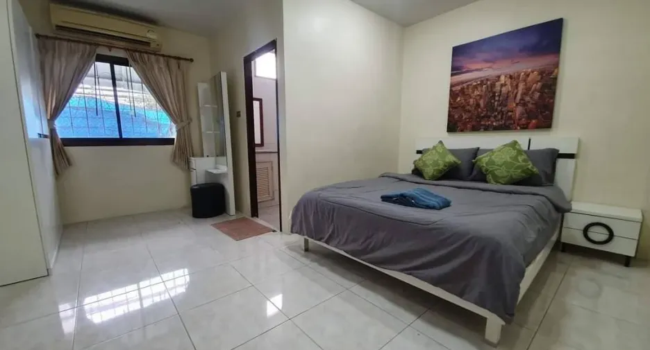For rent 4 ベッドルーム villa in Pratumnak, Pattaya